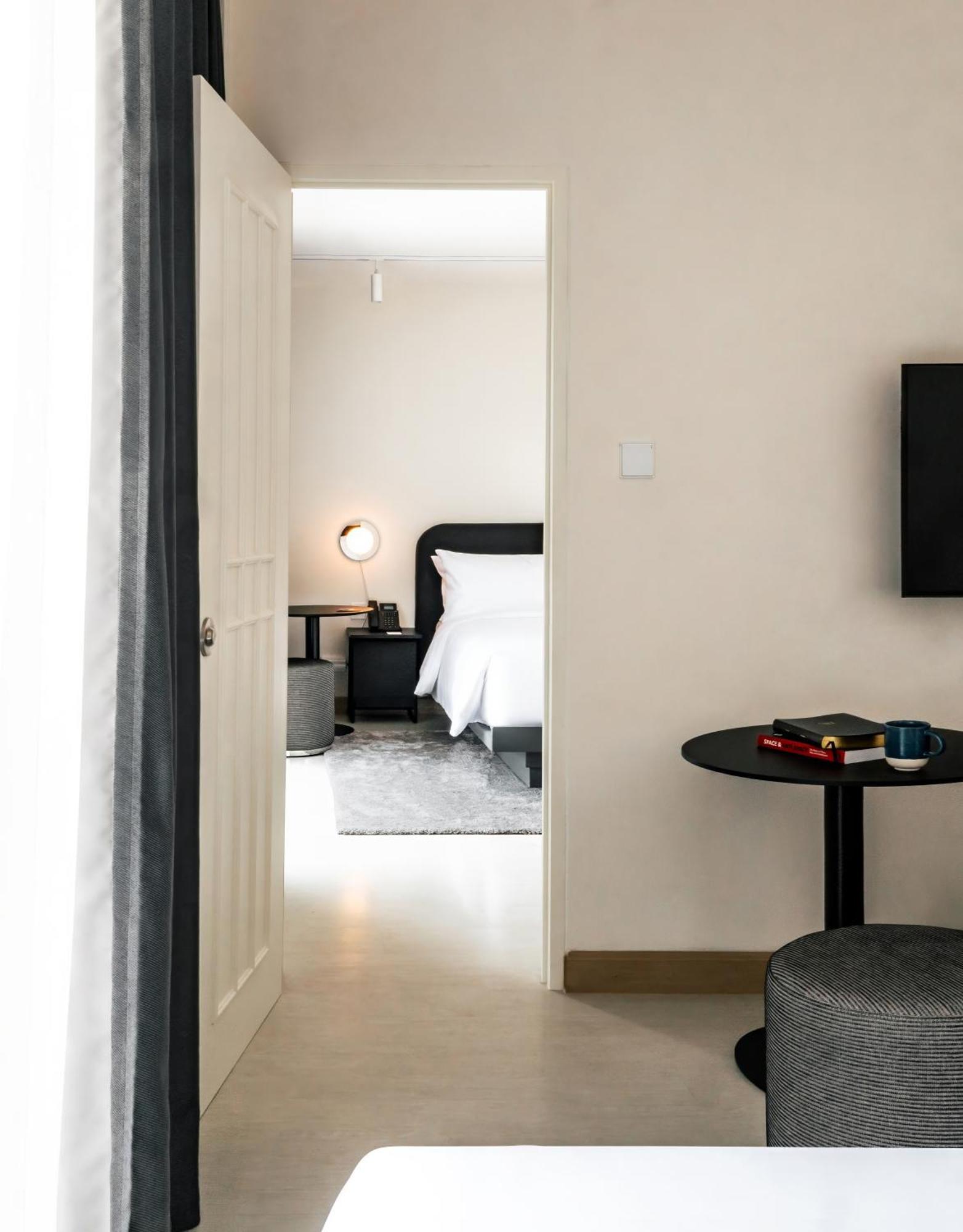 The Standardx, Bangkok Phra Arthit Hotel Exterior photo
