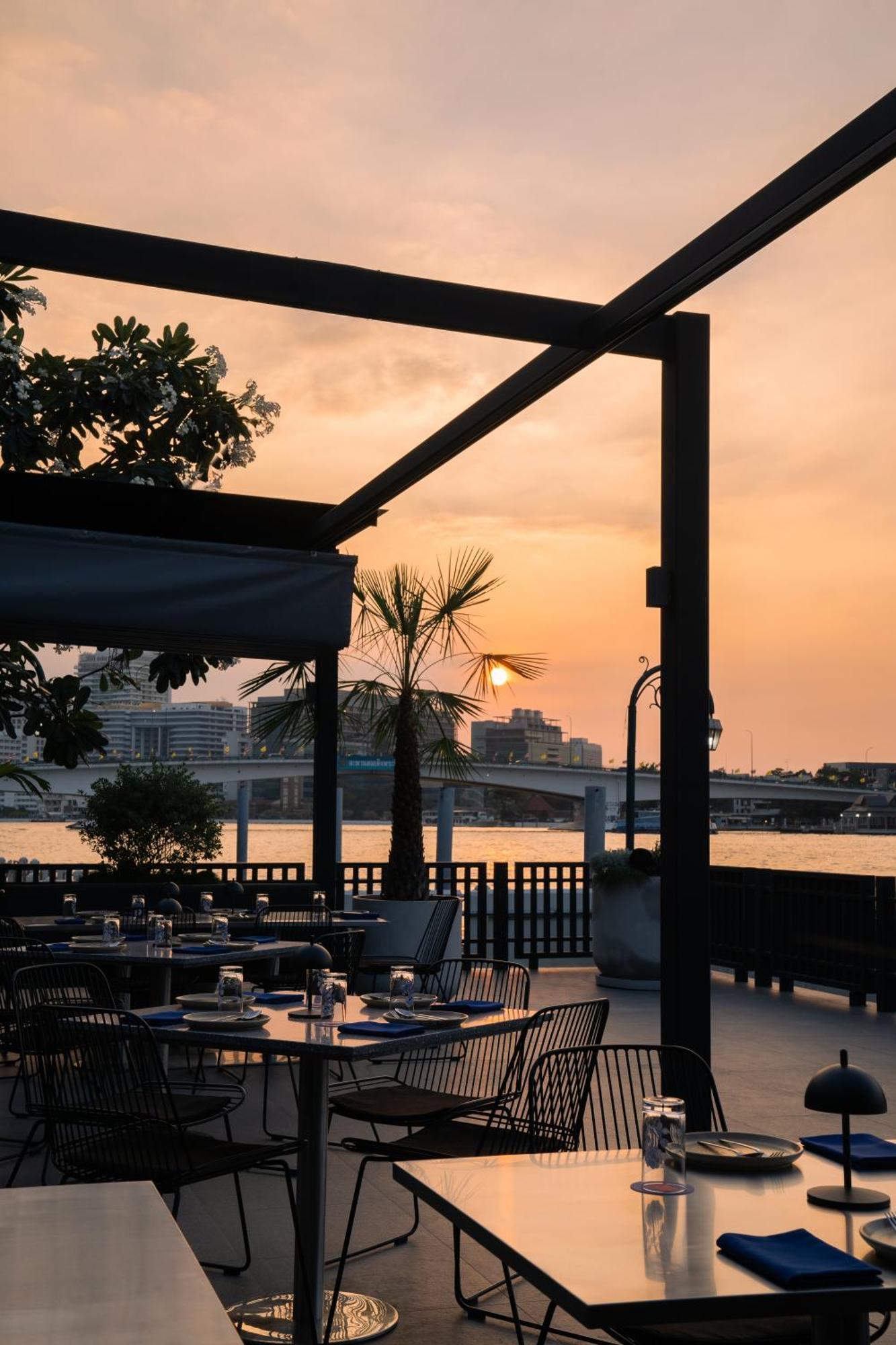 The Standardx, Bangkok Phra Arthit Hotel Exterior photo